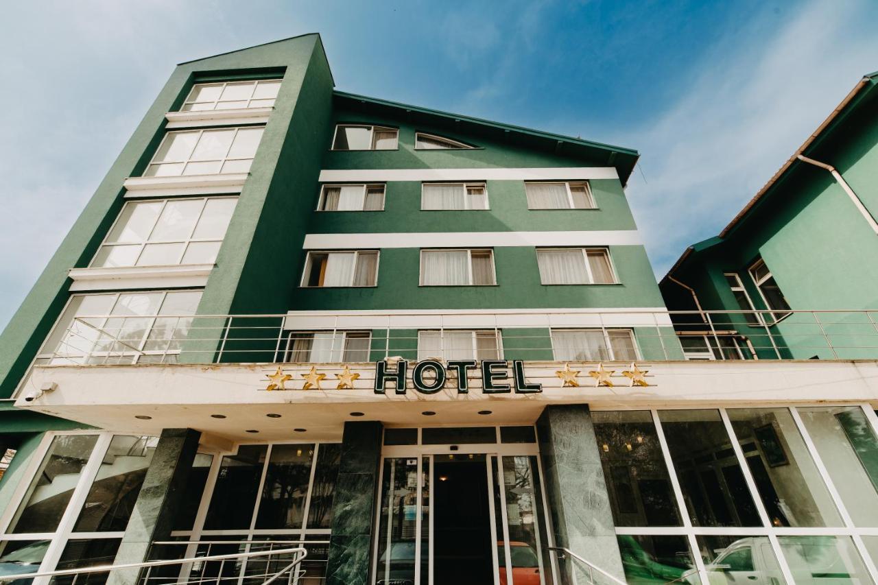 Hotel Atlantis Tulcea Buitenkant foto