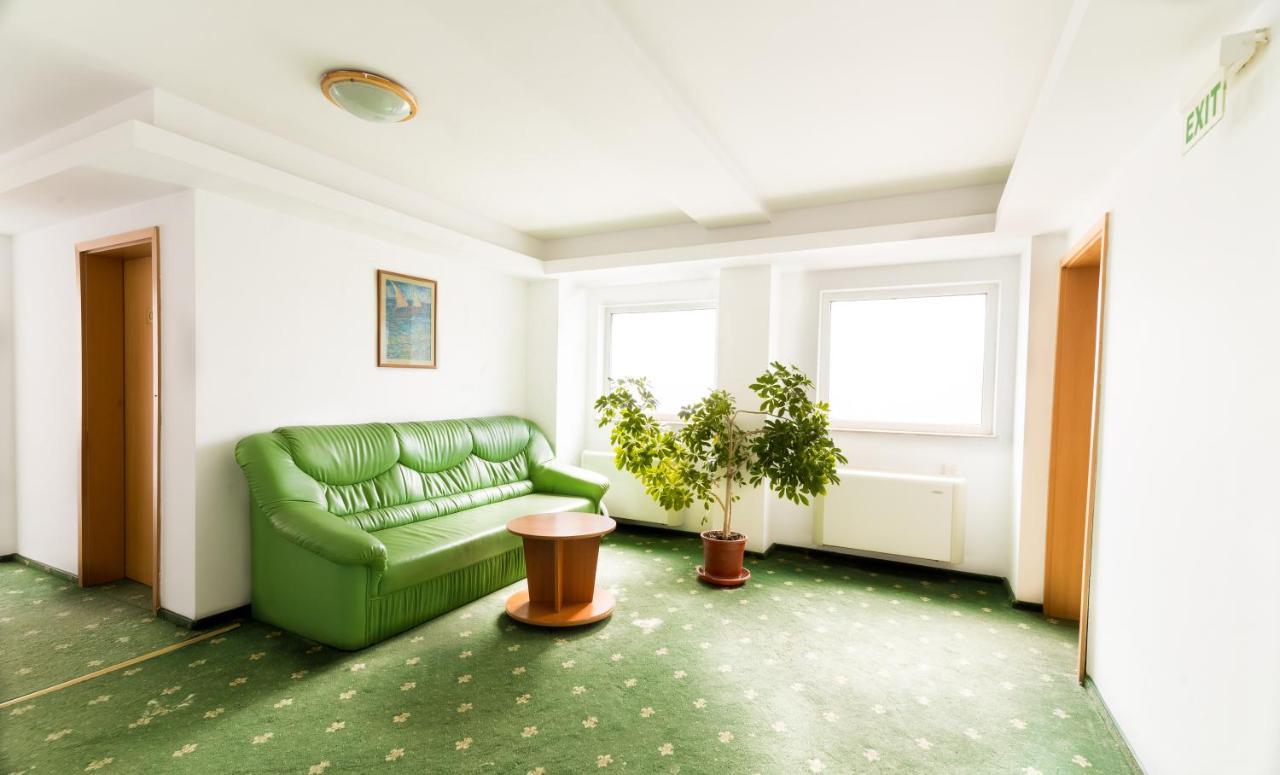 Hotel Atlantis Tulcea Buitenkant foto